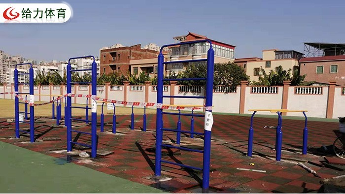 中山周邊居民小區(qū)健身器材氛圍好，幸福里小區(qū)迫不及待也裝上了