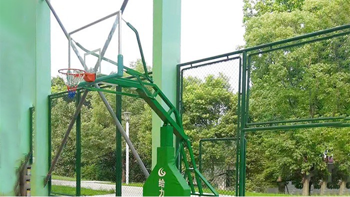 移動籃球架