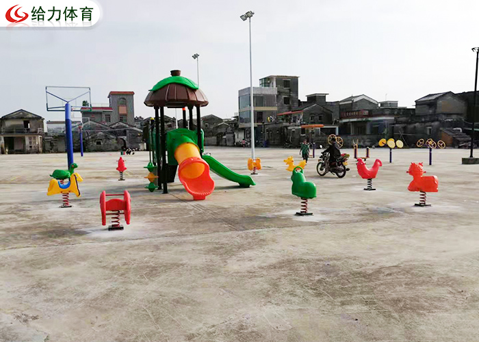 社區(qū)籃球架