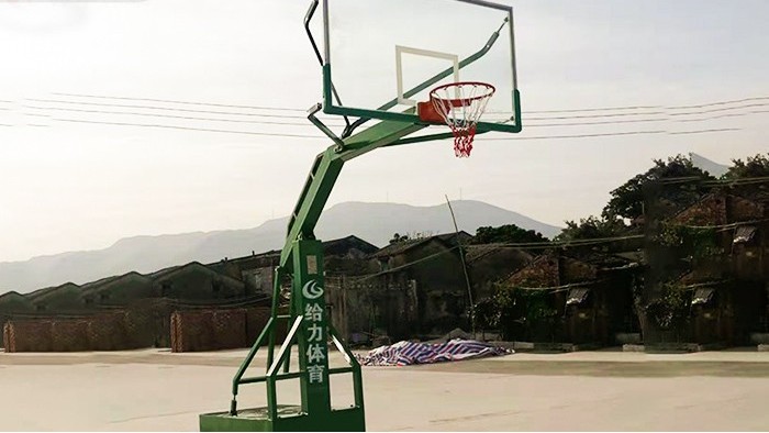 移動(dòng)籃球架