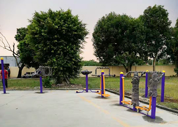 小區(qū)健身器材
