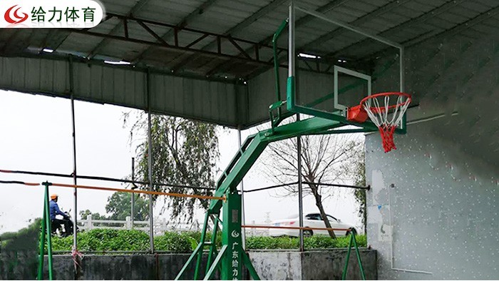 移動(dòng)籃球架
